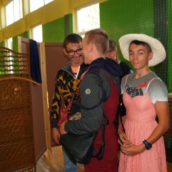 otrzęsiny w internacie