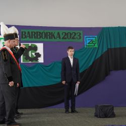b23