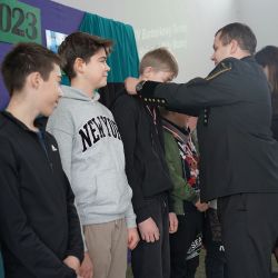b23