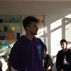 zi23