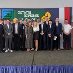 „OSTATNI DZWONEK TO POCZĄTEK NOWYCH MOŻLIWOŚCI, ODKRYĆ I PRZYGÓD